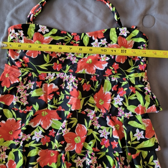 Island Escape Tankini Top - Sz 10, GUC - Picture 8 of 9